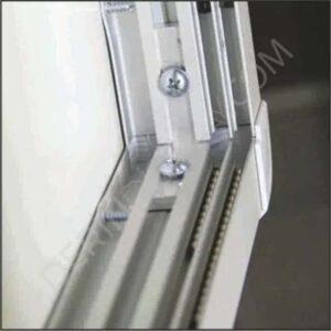 TEKERLEKLİ SÜRGÜLÜ KAPAK İLAN DOLABI – MANTAR ZEMİNLİ - Görsel 5