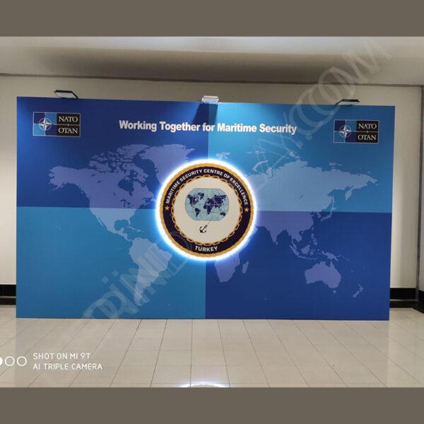 backdrop-stand-isikli-kabartma-logo-500x290 cm