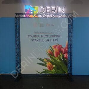 CROWN TRUSS STAND BANNER 210CM x 240CM